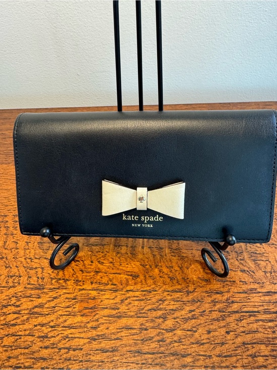 kate spade Handbags - Kate Spade Baldwin Street Nisha Leather Bow Wallet EUC